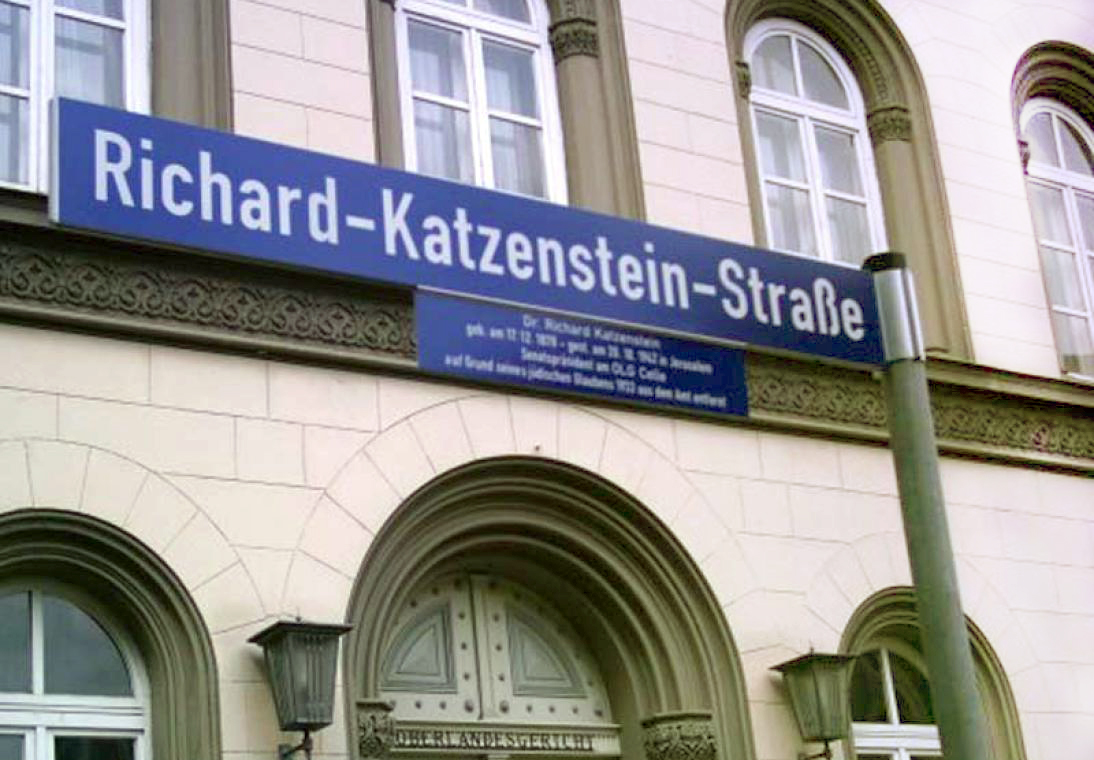 Im Jahr 2002 wurde die Busspange zwischen Schlossplatz und Mühlenstraße in Richard-Katzenstein-Straße benannt. <span></span>